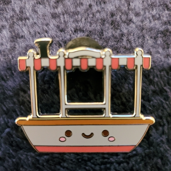 Disney Kingdom of Cute Jungle Cruise Boat Mystery Pin - Picture 1 of 2